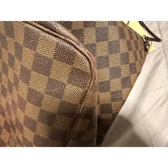 Louis Vuitton Neverfull Damier MM - Picture 4 of 11
